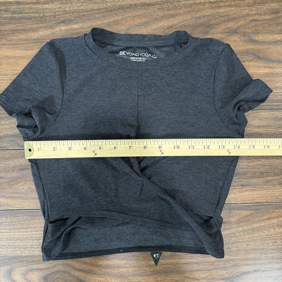 Beyond Yoga Cropped Tank Women's XS Charcoal Featherweight Embrace With Cutouts - Picture 6 of 6